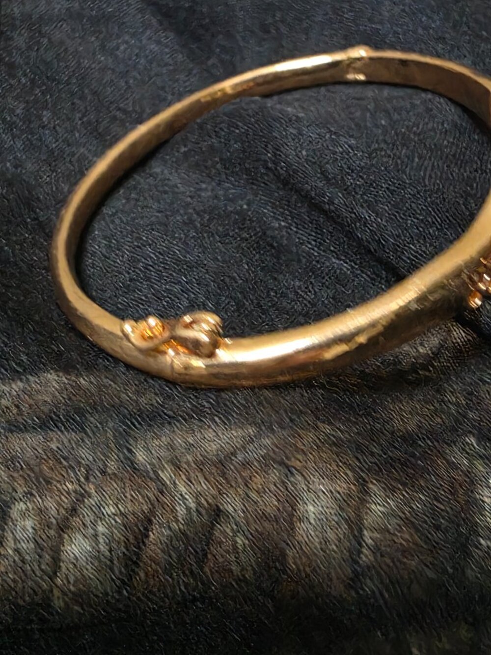 NWOT-Rose tone bangle - Picture 2 of 4